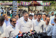 స్టీల్ ప్లాంట్ బాధితులను పరామర్శించిన వైఎస్సార్సీపీ నేతలు
