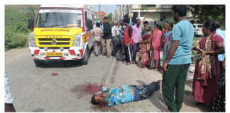 మరొకని బలి కొన్న టిప్పర్ బైక్ డి ఒకరు స్పాట్|