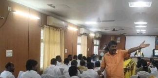 మంచిర్యాల్: మున్సిపల్ కౌన్సిలర్ మీటింగ్ బైక్ ఆడ్ చేసిన బిజెపి|