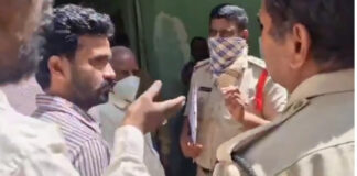 ఇంట్లో దుర్వాసన.. చూస్తే మగ్గాల నిర్వాహకుడి మృతదేహం.