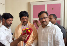 మంత్రి కొల్లు రవీంద్రకు సుగవాసి ప్రసాద్ బాబు ఘన స్వాగతం