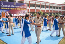 Odisha Women Police Train Girls Self-Defense|