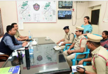 గుర్రంకొండ పోలీస్ స్టేషన్లో కలెక్టర్, ఎస్పీ ఆకస్మిక తనిఖీ|