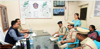 గుర్రంకొండ పోలీస్ స్టేషన్లో కలెక్టర్, ఎస్పీ ఆకస్మిక తనిఖీ|