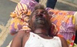 ఇంటి ముందే కిరాతకంగా చంపిన దుండగులు|