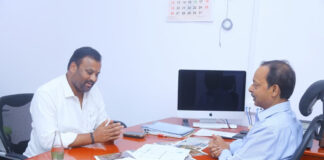 ఇరిగేషన్ ప్రిన్సిపల్ సెక్రెటరీ శశిభూషణ్ కుమార్ తో మంత్రి మండిపల్లి భేటీ|