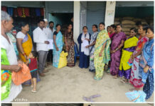 వచ్చే నెల నుండి గ్రామం మధ్యలోనే రేషన్ షాపు నిర్వహించాలి – డీలర్ మేడం గారిని కోరిన బాబాపూర్ సర్పంచ్ సత్రవేణి రాజన్న మరియు గ్రామస్థులు|