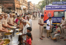Odisha Police Feed Poor, Free Medical Service|