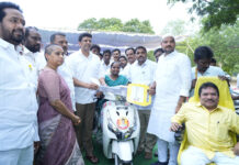 విభిన్న ప్రతిభావంతులకు ఎన్డీఏ అండ: ఎమ్మెల్యే గళ్ళా మాధవి|