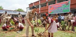 Odisha Police Plant Trees With School Children|