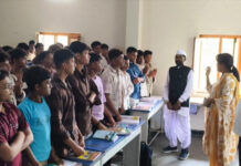 ఆసిఫాబాద్ జ్యోతిబాఫులే పాఠశాలను సందర్శించిన మంగ|