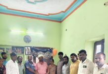 మృతుడి కుటుంబానికి సర్పంచ్ భరోసా ఆర్థిక సహాయం|