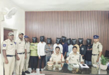 తిర్యాణిలో గంజాయి విక్రేతలపై ఉక్కుపాదం: 9 మంది అరెస్ట్|