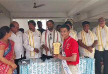 Madanapalle: మదనపల్లె విజయభారతి హైస్కూల్లో ఎమ్మెల్యే షాజహాన్ బాషా గురు పౌర్ణమి వేడుకల్లో పాల్గొని, పాఠశాల ఎన్నికల విజేతలకు నియామక పత్రాలు అందజేశారు.
