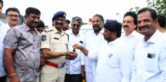 మల్కాజిగిరి కమిషనరేట్కు అంబులెన్స్ అందజేత.|