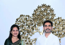 మంత్రి నారా లోకేష్ను కలిసిన ఎమ్మెల్యే శ్రావణి శ్రీ| ఉండవల్లిలోని నివాసంలో ఐటీ, విద్యాశాఖ మంత్రి నారా లోకేష్ గారిని మర్యాదపూర్వకంగా కలిసిన ఎమ్మెల్యే బండారు శ్రావణి శ్రీ.
