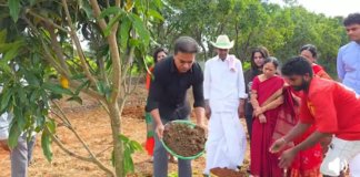 కేటీఆర్ జన్మదినం: ఆశీర్వదించిన కేసీఆర్, మొక్కల పెంపకం|