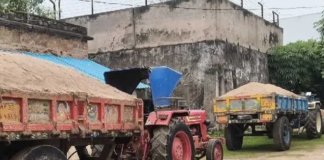 అక్రమంగా ఇసుక తరలిస్తున్న ట్రాక్టర్లు సీజ్ |