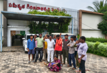 చింతూరు ఆసుపత్రిలో అంబులెన్స్ లేక గిరిజన బాలిక మృతి|