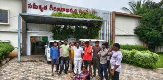 చింతూరు ఆసుపత్రిలో అంబులెన్స్ లేక గిరిజన బాలిక మృతి|