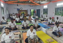 నేపాల్ వరదల్లో మృతుల ఆత్మశాంతికి మౌనం పాటించారు |