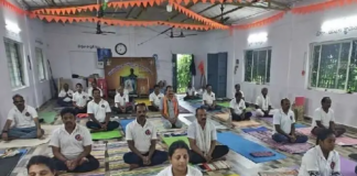 నేపాల్ వరదల్లో మృతుల ఆత్మశాంతికి మౌనం పాటించారు |