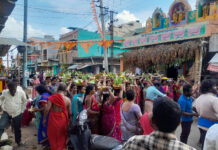 పుంగనూరు: వర్షాల కోసం పటాల అమ్మకు దీపాలు మోసిన భక్తులు|