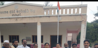 కుమురం ఆసిఫాబాద్లో BRS కార్యాలయంలో జాతీయ జెండా ఆవిష్కరణ