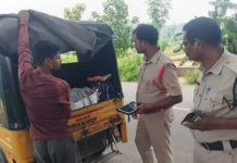 రోడ్డు భద్రతపై కురుపాం పోలీసుల అవగాహన |