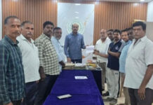 పుంగనూరు: స్మశాన వాటిక దారి కోసం తహసీల్దార్కు వినతి|