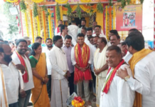 నల్ల పోచమ్మ అమ్మవారి సేవలో ఎమ్మెల్యే కేపీ. వివేకానంద్|