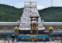 తిరుమలలో పోటెత్తిన భక్తులు.. శిలాతోరణం వరకు క్యూలైన్లు.
