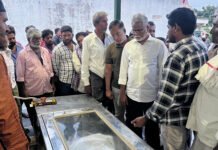 షేక్ బడేమియా కుటుంబాన్ని పరామర్శించిన డాక్టర్ మొండితోక జగన్మోహన్ రావు