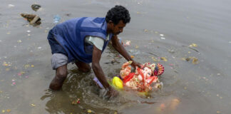 గంగమ్మ ఒడికి గణనాథులు.. భక్తి పారవశ్యంలో నిమజ్జనాలు.|
