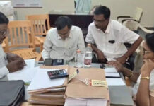 Madanapalle: మదనపల్లెలో గుడ్లు, చిక్కీల సరఫరా అవకతవకలపై కలెక్టరేట్ ఎదుట యుఎస్ఎఫ్ఐ, ఏఐఎస్పీ ఆధ్వర్యంలో ఆందోళన; రికార్డుల ట్యాంపరింగ్పై ఆరోపణలు.