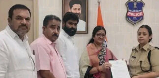 ఆసిఫాబాద్లో బీఆర్ఎస్ నిరసన.. ఎస్పీకి వినతిపత్రం |