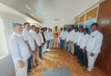 దుగ్గొండి నూతన సిఐని మర్యాదపూర్వకంగా కలిసిన కాంగ్రెస్ నాయకులు…