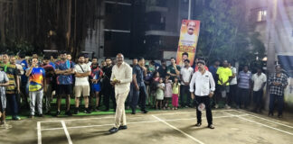 52 వ వార్డు వుడా కాలనీ పార్కులో ‘ఎమ్మెల్యే కప్’ బ్యాడ్మింటన్ పోటీలు ప్రారంభం- రాకెట్ పట్టి క్రీడాకారులను ఉత్సాహపరిచిన ప్రభుత్వ విప్ గణబాబు