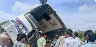 Valmikipuram RTC Bus Accident: అన్నమయ్య జిల్లాలో ఆర్టీసీ బస్సు బోల్తా.. 20 మందికి తీవ్ర గాయాలు.