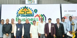 ఏపీ ఛాంబర్స్ బిజినెస్ ఎక్స్పో-2026లో స్టాళ్లను పరిశీలించిన గణబాబు |