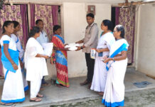 బుచ్చంపేట పిహెచ్సి పరిధిలో ఏజెన్సీ గ్రామాలలో దోమతెరల పంపిణీ