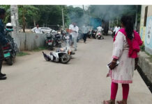Madanapalle: అన్నమయ్య జిల్లా కలెక్టర్ కార్యాలయం సమీపంలో షార్ట్ సర్క్యూట్తో దగ్ధమైన స్కూటీ. అప్రమత్తమై మంటలను ఆర్పివేసిన స్థానికులు.