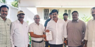 మదనపల్లిలో టీచర్స్ డే వేడుకలకు ఎమ్మెల్యే కిషోర్ కు ఆహ్వానం. |
