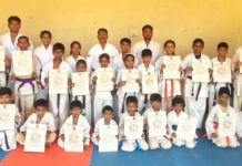 కరాటే బెల్ట్ టెస్ట్లో 19 మంది విద్యార్థులు ఉత్తీర్ణత