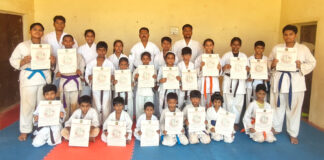 కరాటే బెల్ట్ టెస్ట్లో 19 మంది విద్యార్థులు ఉత్తీర్ణత