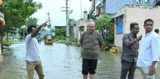 పాతబొబ్బిలి రోడ్డును పరిశీలించిన బేబినాయన