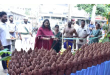 మదనపల్లెలో ఉచిత మట్టి వినాయక విగ్రహాల పంపిణీ |