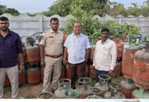 గ్యాస్ గుట్టు.. దందా రట్టు.|