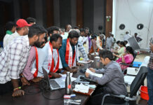 హాస్టల్ మూసివేత పై ప్రజా ప్రతినిధులు మౌనం వీడాలి