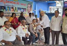 ఉద్యమకారుల హామీల అమలుకు.. 8వ రోజూ దీక్ష.|